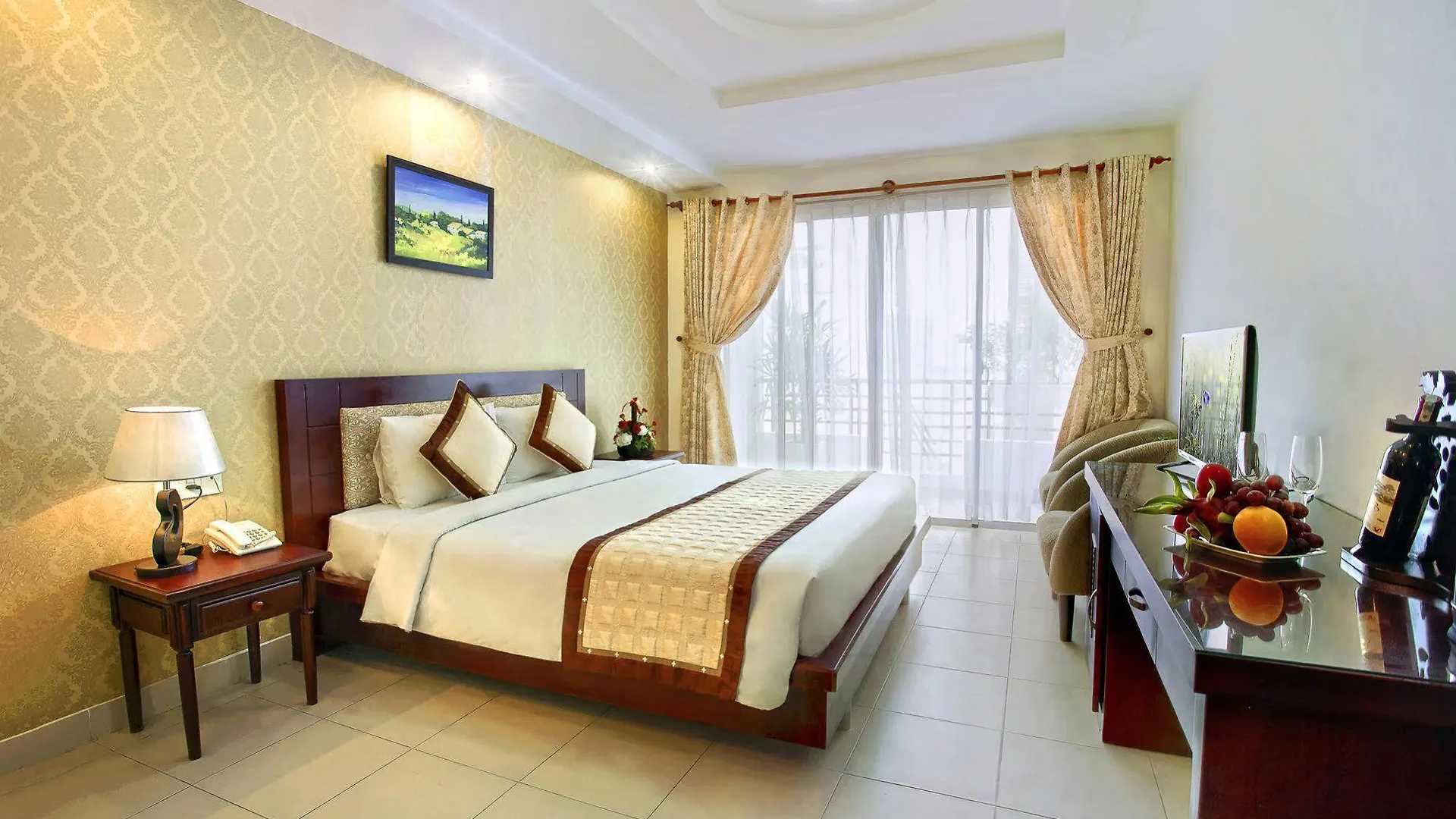 Sunny Hotel Nha Trang